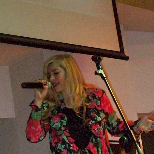 Myriam Singer Photo 10