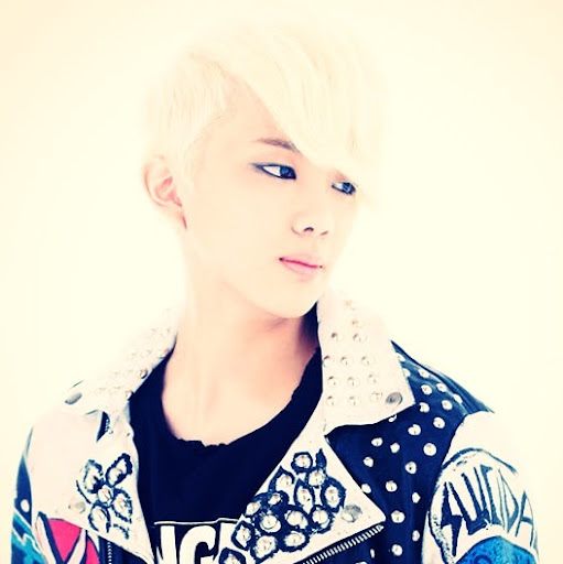 Youngjae Yoo Photo 5