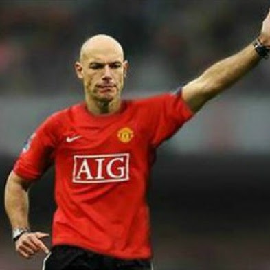 Howard Webb Photo 20