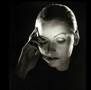 Greta Garbo Photo 17
