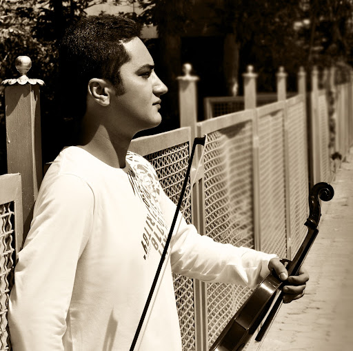 Navid Hosseini Photo 10