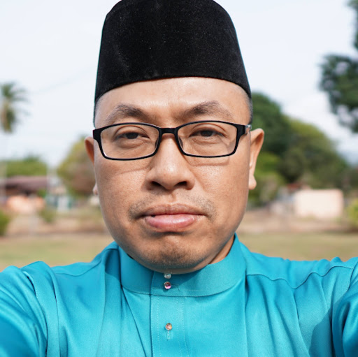 Amir Azmi Photo 18